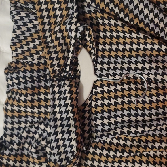 Ann Taylor Mock Neck Blouse, XL, Houndstooth - Picture 7 of 10